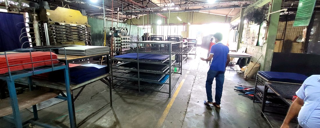 Cooling and drying racks with coloured EVA sheets
