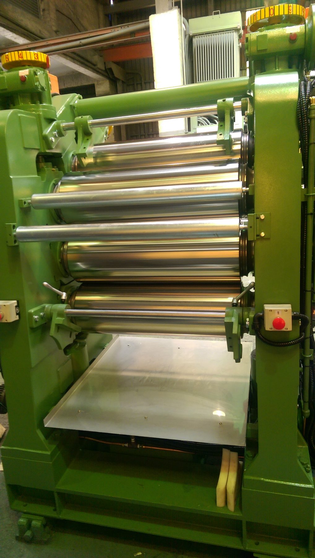 Four-roll stack with take-off tray, viewed from the operating side